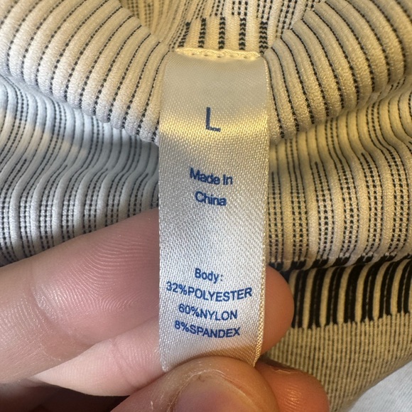 Stylish Gray Sports Bra and Leggings Set Sz L - Picture 5 of 13